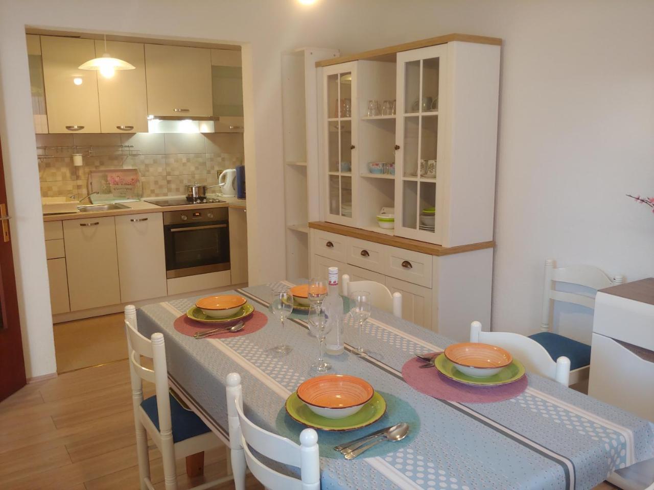 Family Apartments Ankica Цриквеница Экстерьер фото